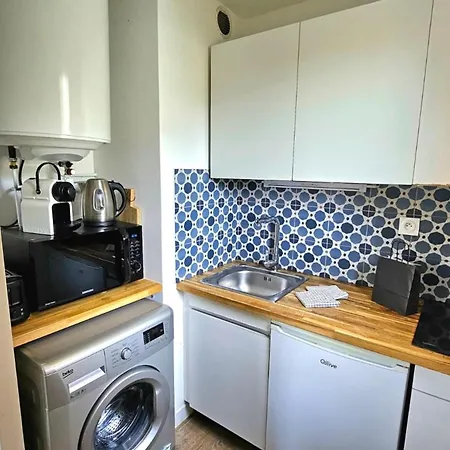 아파트 Renovated With Balcony And Modern Style 생 망드리에 쉬르 메르