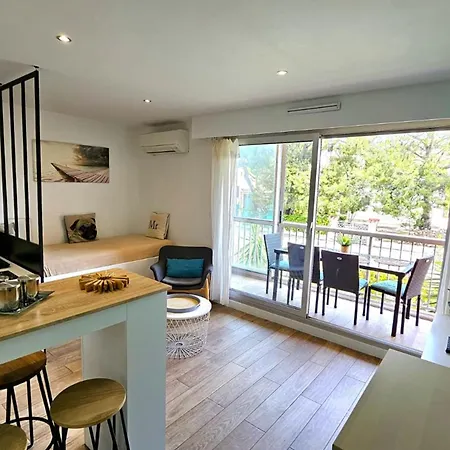 Renovated With Balcony And Modern Style *